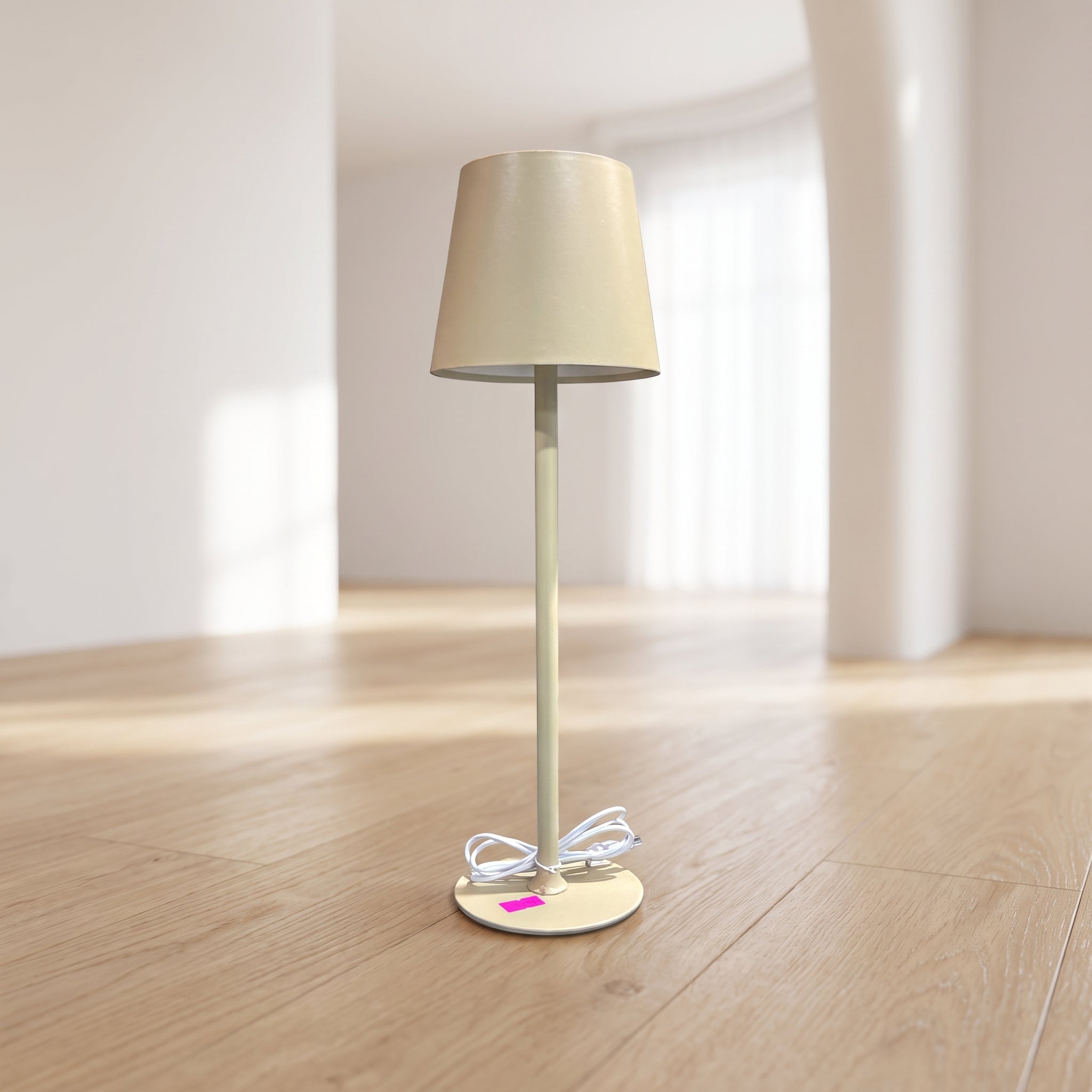 Lámpara de Mesa Beige con Pantalla Cónica