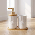Set de Baño Acanalado Blanco con Tapa de Bambú